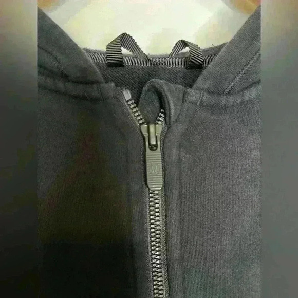 Lululemon full zip  , sz 8 - Picture 5 of 10